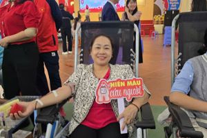 ​ TRƯỜNG THPT ĐÌNH LẬP THAM GIA CHƯƠNG TRÌNH “YÊU THƯƠNG ĐẾN TỪ TRÁI TIM NGÀNH GIÁO DỤC VÀ ĐÀO TẠO NĂM 2025"   ​